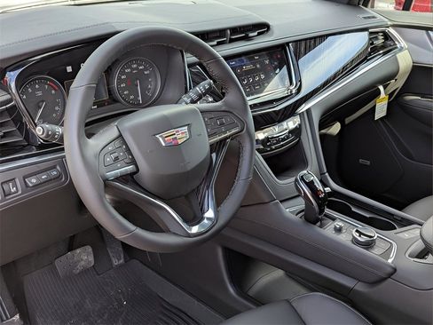Certified 2025 Cadillac XT6 Premium Luxury w/ Technology Package image 8