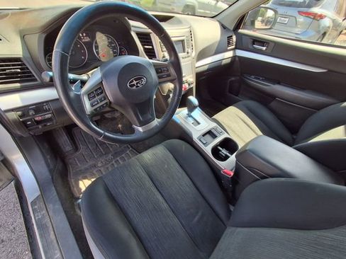 Used 2014 Subaru Outback 2.5i Premium w/ Moonroof Package AWD/4WD image 21