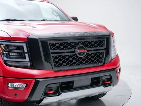 Used 2021 Nissan Titan PRO-4X w/ Pro-4x Convenience Package AWD/4WD image 10