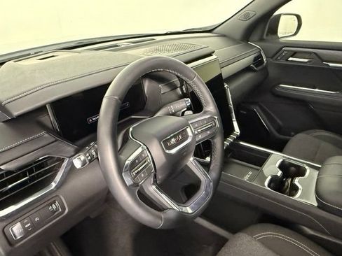 Used 2025 GMC Acadia Elevation FWD image 17