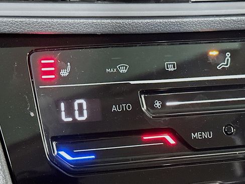 New 2026 Volkswagen Jetta SE FWD image 19