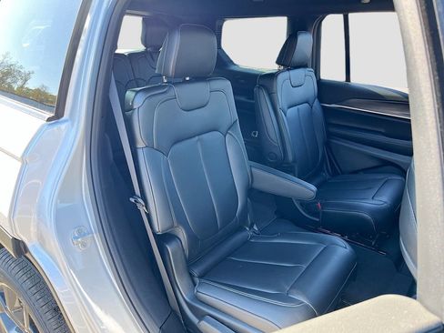 New 2025 Jeep Grand Cherokee L Limited w/ Trailer Tow Package image 27