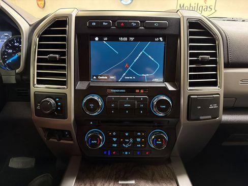 Used 2017 Ford F250 Lariat w/ Lariat Value Package AWD/4WD image 19