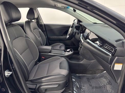 Used 2020 Kia Niro EX image 14
