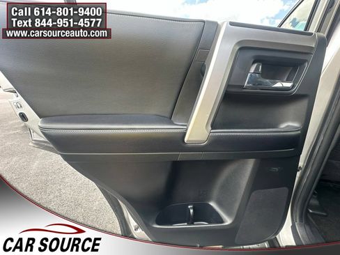 Used 2018 Toyota 4Runner SR5 AWD/4WD image 22