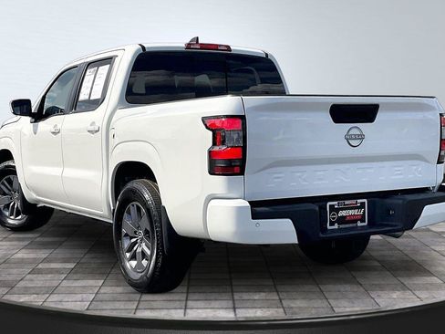 Certified 2025 Nissan Frontier SV w/ SV Convenience Package RWD image 3