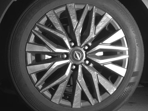 Used 2025 Nissan Altima 2.5 SV FWD image 12