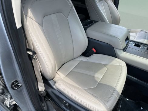 Used 2023 Ford Expedition Limited RWD image 23