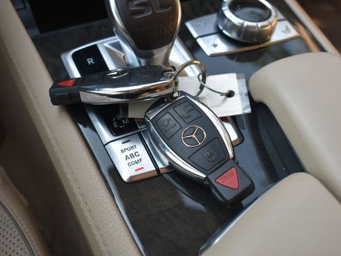 Used 2016 Mercedes-Benz SL 550 image 36