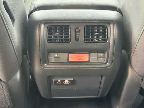 Used 2020 Nissan Pathfinder S image 25