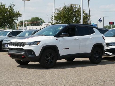 Used 2024 Jeep Compass Trailhawk AWD/4WD image 3