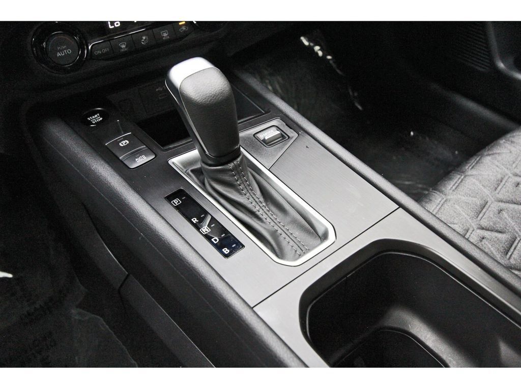 Used 2026 Nissan Kicks SV FWD image 26