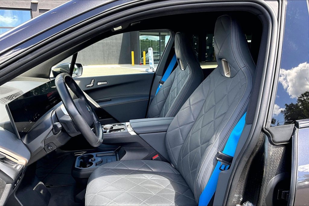 Used 2024 BMW iX M60 AWD/4WD image 25