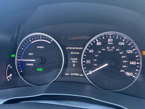 Used 2013 Lexus ES 300h image 23