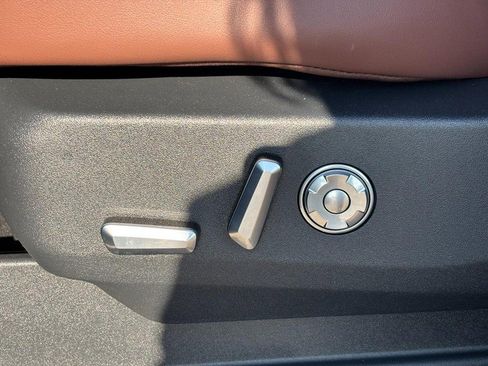 New 2026 Lincoln Navigator L Reserve image 16