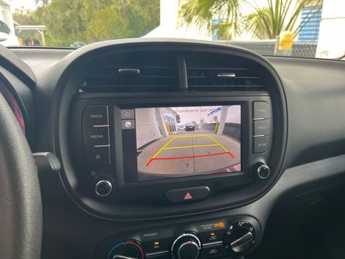 Used 2025 Kia Soul LX w/ LX Technology Package image 24