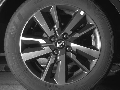 Used 2025 Nissan Versa SV image 15