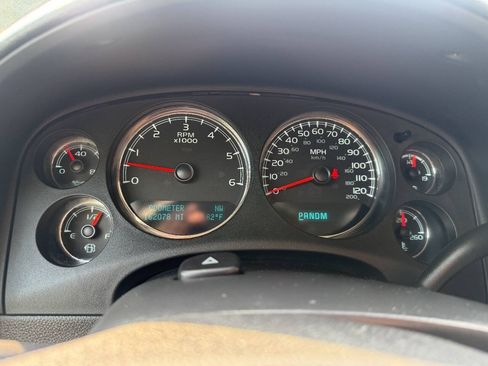 Used 2012 Chevrolet Suburban LT AWD/4WD image 13