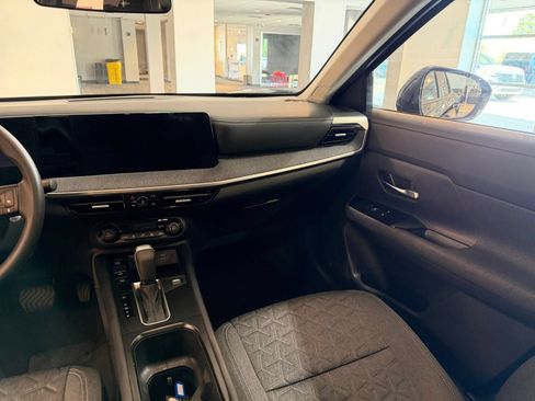 Used 2026 Nissan Kicks SV FWD image 34