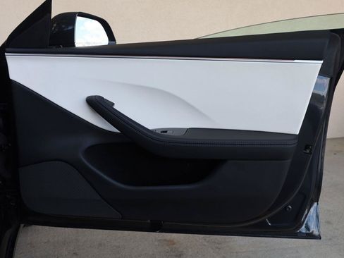 Used 2024 Tesla Model 3 Standard Range RWD image 27