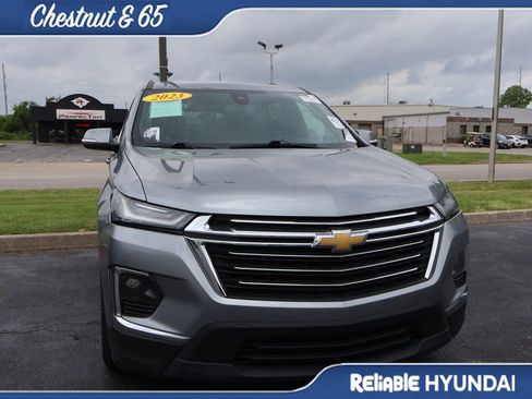 Used 2023 Chevrolet Traverse LT FWD image 7