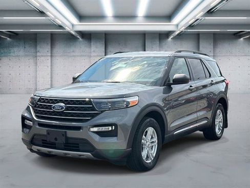 Used 2022 Ford Explorer XLT w/ Equipment Group 202A AWD/4WD image 1