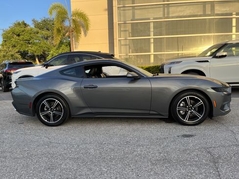 Used 2025 Ford Mustang Premium RWD image 9