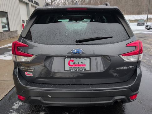 Used 2023 Subaru Forester Premium image 7