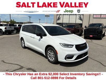 New 2026 Chrysler Pacifica Select