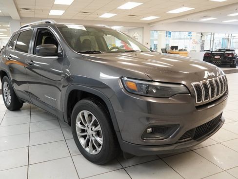 Used 2019 Jeep Cherokee Latitude Plus image 16