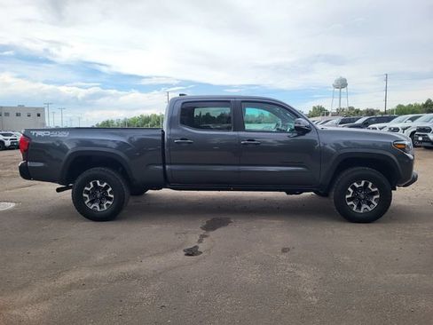Used 2022 Toyota Tacoma TRD Off-Road AWD/4WD image 7