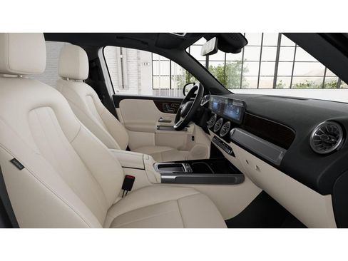 New 2026 Mercedes-Benz GLB 250 4MATIC image 4