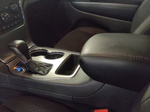 Used 2018 Jeep Grand Cherokee Laredo image 26