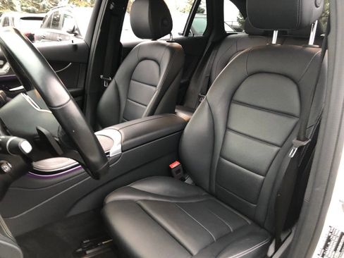 Used 2022 Mercedes-Benz GLC 300 4MATIC w/ Driver Assistance Package image 33