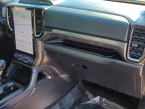 Used 2025 Ford Ranger Lariat w/ Black Appearance Package image 32