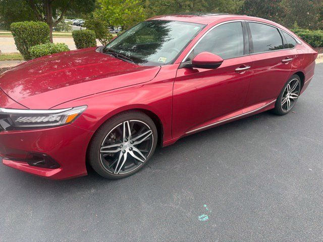 Used 2021 Honda Accord Touring image 2