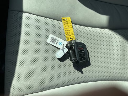 Used 2023 Acura MDX w/ Technology Package image 38