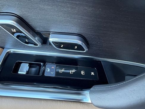 New 2026 Land Rover Range Rover Long Wheelbase SE image 31