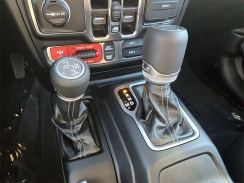 New 2025 Jeep Gladiator Rubicon image 16