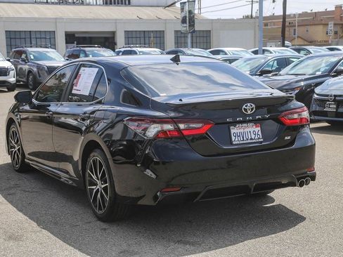 Used 2023 Toyota Camry SE FWD image 6