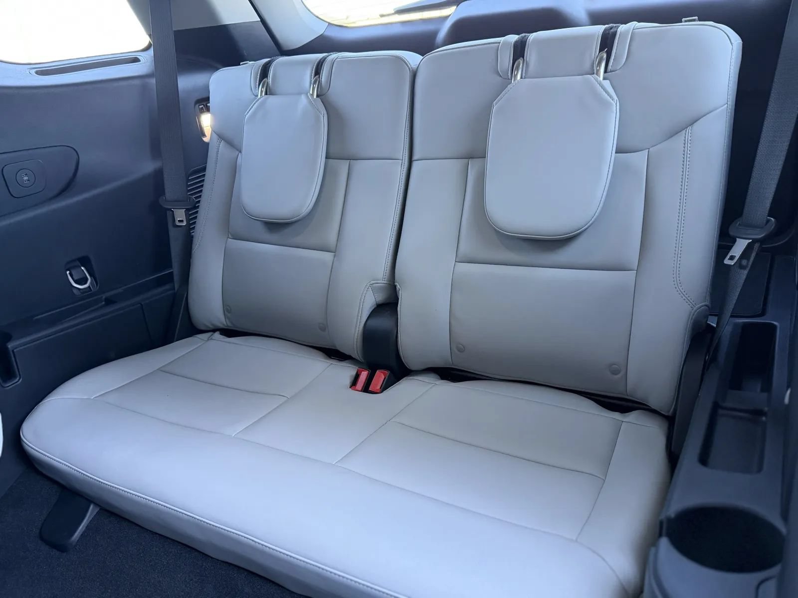 Used 2025 Ford Explorer Platinum w/ LUX Leather Package AWD/4WD image 30