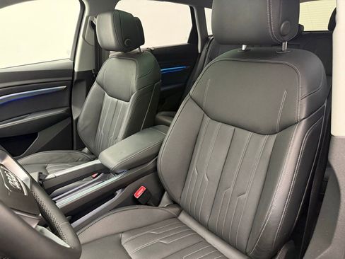 Used 2024 Audi Q8 e-tron Prestige w/ Prestige Package image 5