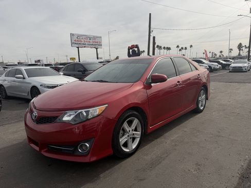 Used 2012 Toyota Camry SE image 3