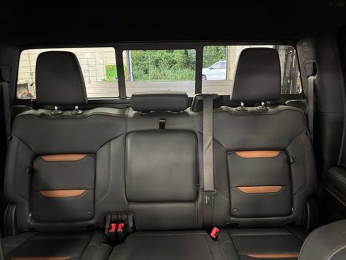 Used 2025 GMC Sierra 1500 AT4 w/ AT4 Premium Package AWD/4WD image 43