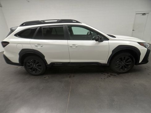 Certified 2025 Subaru Outback Onyx Edition image 9