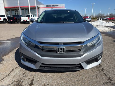 Used 2017 Honda Civic Touring image 8