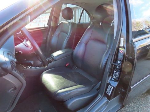 Used 2002 Mercedes-Benz C 320 Sedan image 17