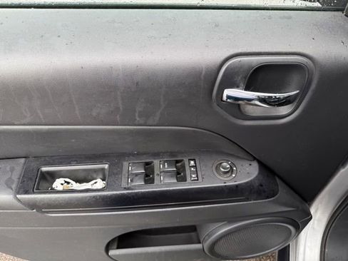 Used 2016 Jeep Patriot High Altitude FWD image 16