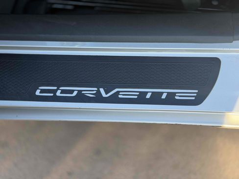 Used 2007 Chevrolet Corvette Coupe w/ Preferred Equipment Group RWD image 19