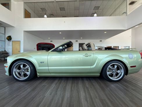 Used 2005 Ford Mustang GT Premium RWD image 8